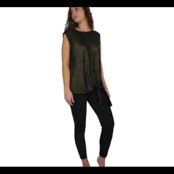 Umgee top size small (runs big) - Picture 7 of 12